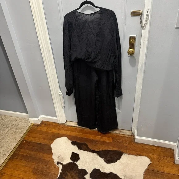 Vince Black Textured V-Neck Long Sleeve Jumpsuit - Picture 6 of 9